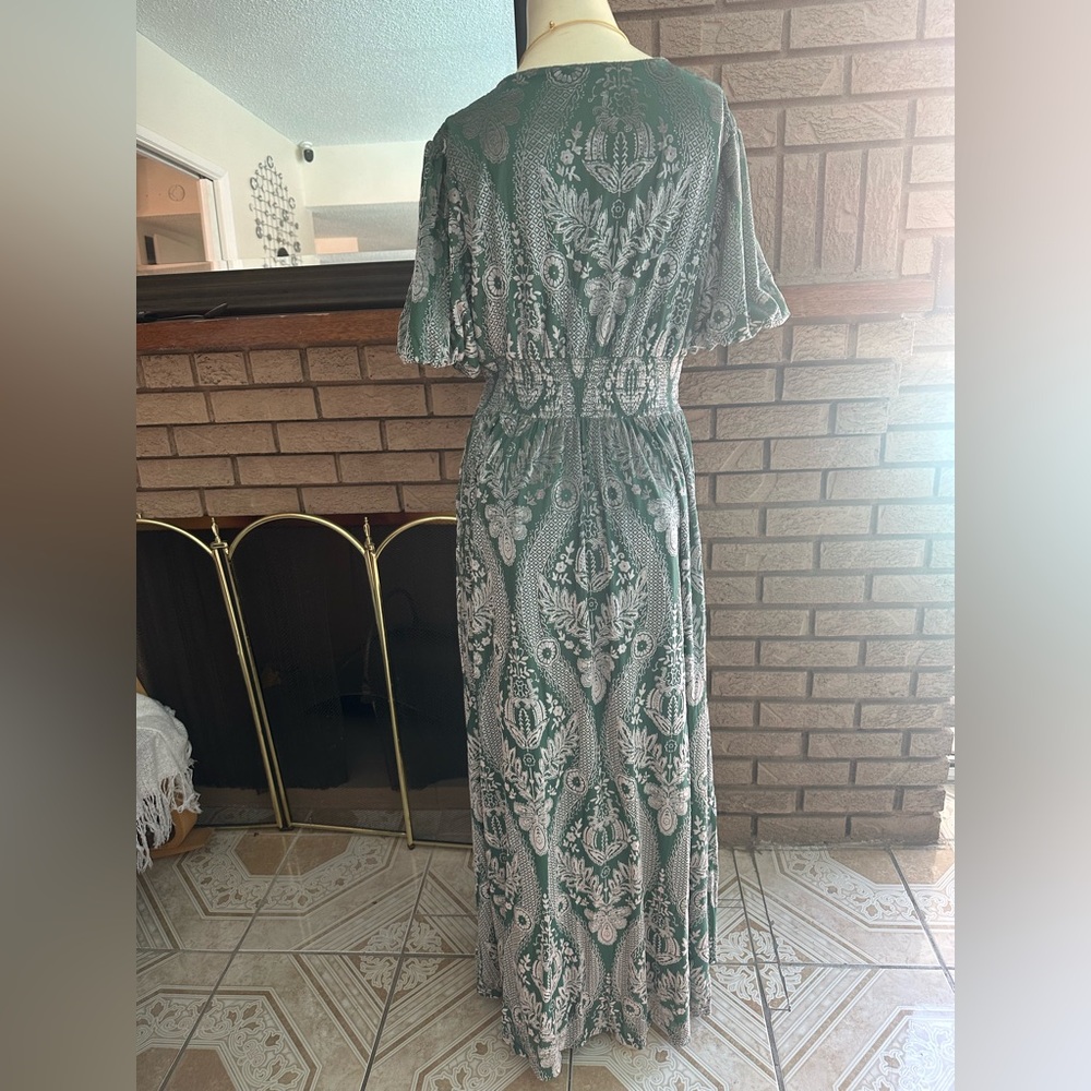 Baltic Born Elegant Green Patterned Maxi Dress - Picture 6 of 9